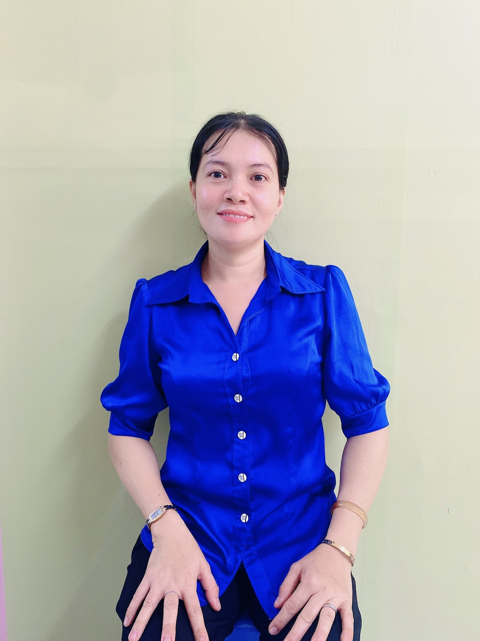 EM ĐANG TÌM VIỆC CHỊ MUỘI SINH NĂM 1982 TRÀ VINH TỪNG LÀM CHO NHÀ EM ĐƯỢC 5 NĂM