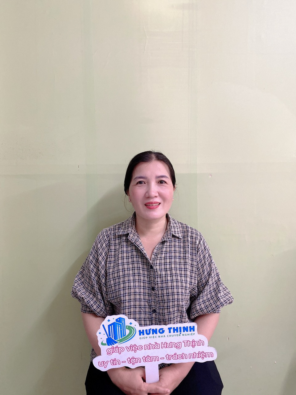 Chị Nguyễn Thị Phụng, sinh năm 1982, quê Tây Ninh- chuyên giúp việc nhà- chăm bé