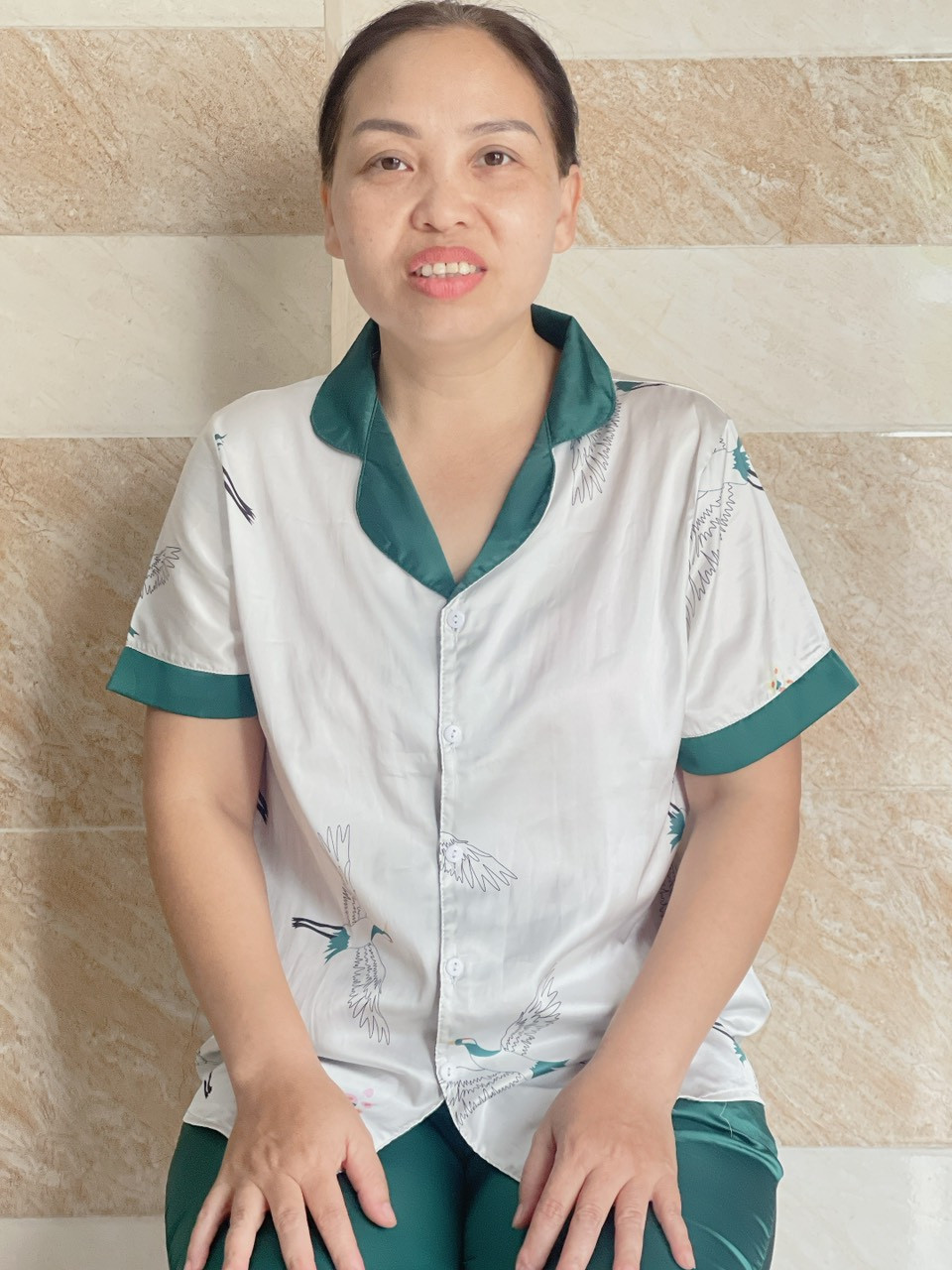 Chị Huế sinh 1977 quê Lâm Đồng nhận việc ăn ở lại