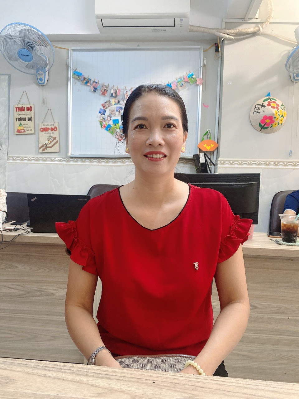 Chị Châu chăm người già cực kì giỏi và có tâm , nấu ăn ngon , ac cần LH chị Châu nhé ạ