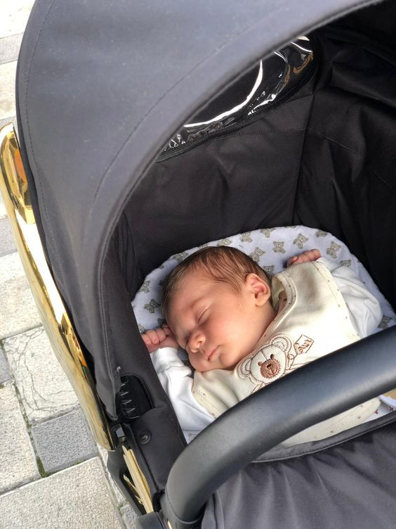 Tuyển chị chăm e bé 7 tháng ở Landmard 81 Bình Thạnh, lương 10 triệu bao ăn ở.