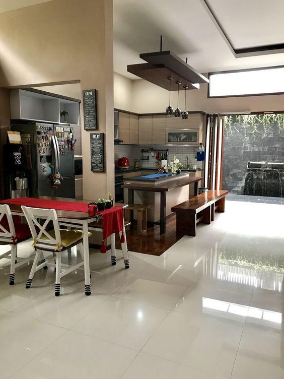 Tuyển chị giúp việc cho nhà mẹ đơn thân ở quận 5, chị đi làm, bé đi học.