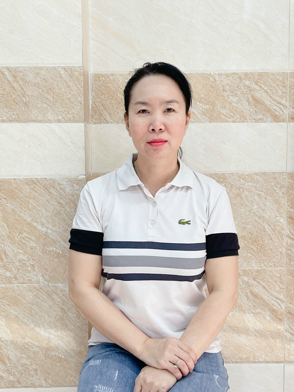 C QUỲNH HIỀN LÀNH DỄ MẾN , GIÚP VIỆC NHÀ GIỎI , CHĂM BÉ TỐT SIÊNG NĂNG , THÁO VÁT