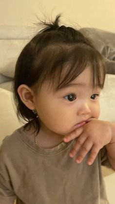 EM CẦN 1 CHỊ CHĂM BÉ GẤP ĐỂ EM ĐI LÀM LƯƠNG 10TR TẠI QUẬN 1