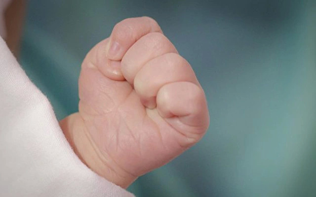 Em cần tìm 1 bảo mẫu phụ giúp em trông coi cháu lương 10tr ở quận 3