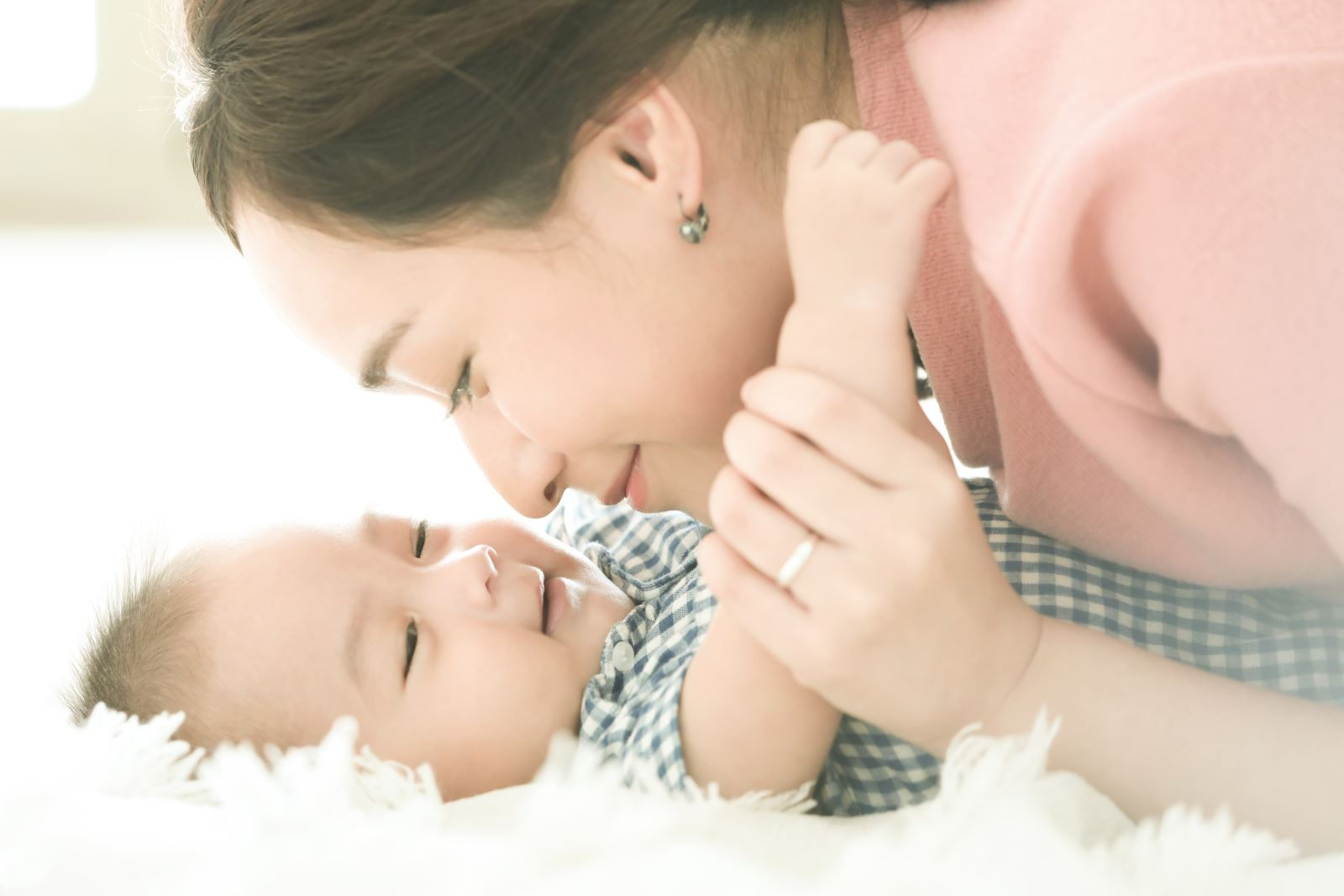 Cần chị bảo mẫu, lương 12 triệu ( bao ăn ở), nhà  ở võ văn tần quận 11.