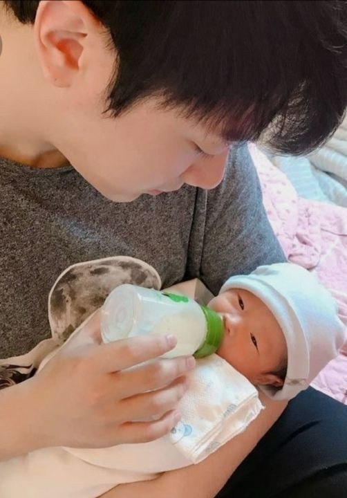 TUYỂN GẤP 1 CÔ CHĂM BÉ MÁT TAY VỀ CHĂM SÓC BÉ 9 THÁNG TUỔI !!