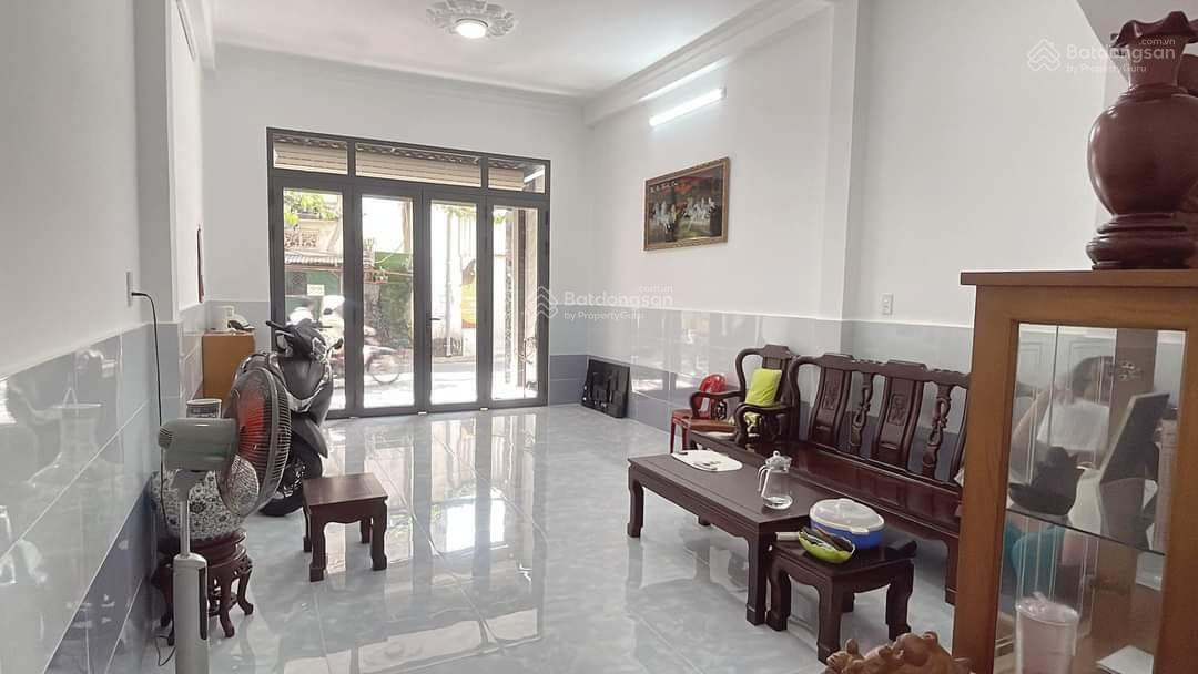 Nhà em ở Q4 - Cần tìm 1 cô giúp việc cho gia đình em - Làm ăn ở lại - Lương 12 triệu