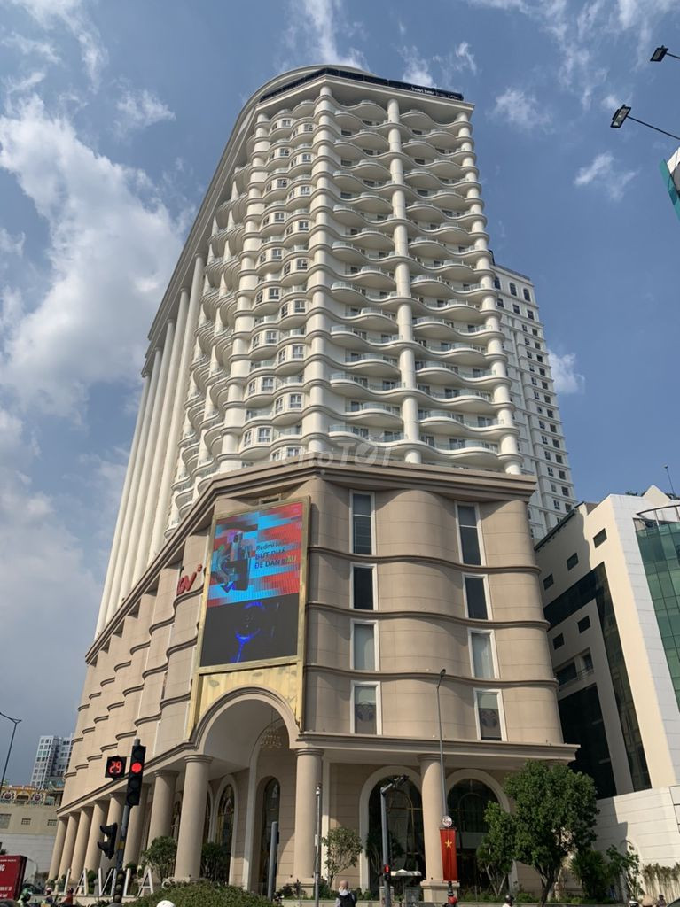 Tìm chị giúp việc nhà ở quận 3,  gần siêu thị Intresco Plaza, (bao ăn ở lại).Lương 11 triệu.