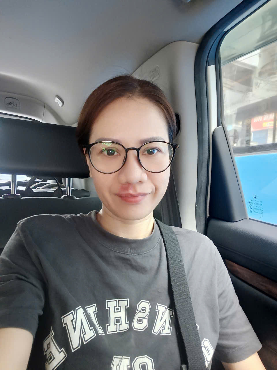 Chị    PHẠM KHƯƠNG TUYẾT HỒNG    Sinh năm: 1984     Quê: TPHCM