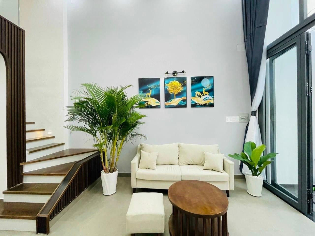 Em cần gấp các chị đi làm ngay ngày 24/5 này ( làm ở lại)