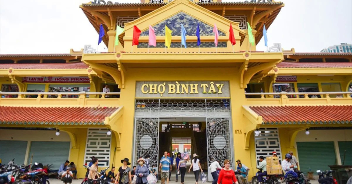 Tuyển chị  bảo mẫu, bé 6 tháng, quận 6 gần chợ Bình Tây