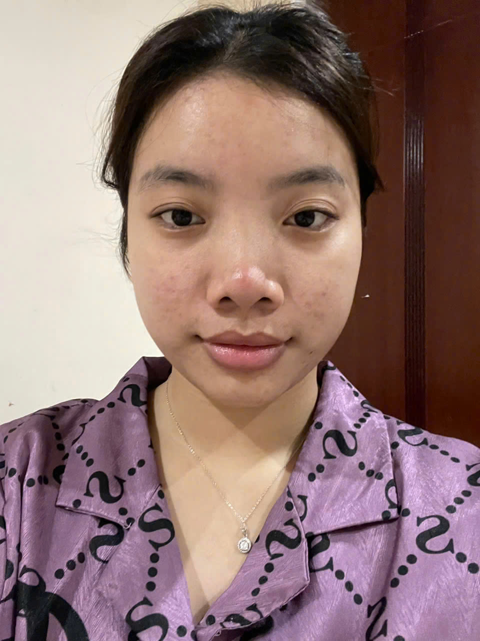 Chị Nguyễn Thị Hòa- Năm sinh 2005- Quê quán Quảng Bình. Cần tìm việc làm.