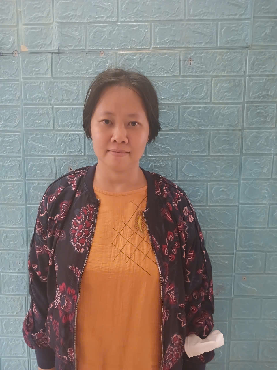 Chị Võ Thị  Mỹ Hạnh   sinh năm : 1985    Quê Quán : Vĩnh Long ( cần tìm việc ở lại )