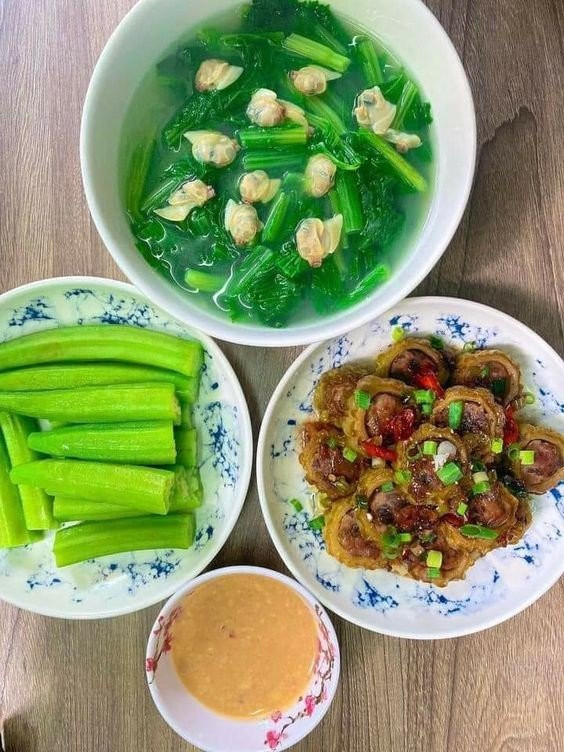 2 mẹ con em ở chung cư Eco Green q7 cần lắm chị giúp việc nhà, quán xuyến việc nhà lương em gửi 10tr