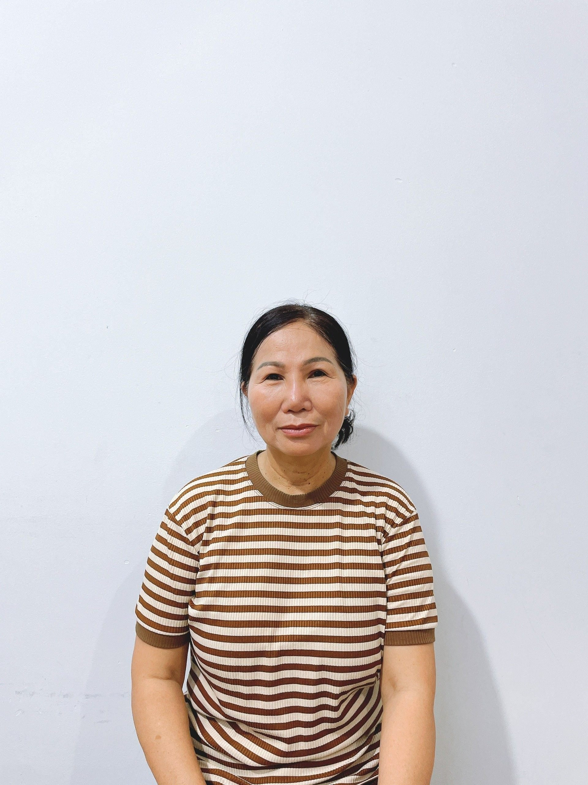 СHỊ QUYỀN ЅN 1970 Ԛ𝖴Ê TÂY NINH, СÔ TÌM VIỆC CHĂM ÔNG BÀ,