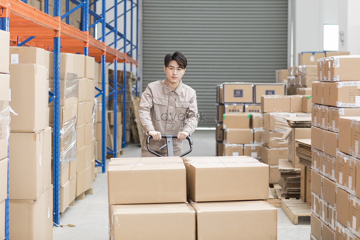 CẦN TÌM NAM LÀM KHO -Ăn ở lại tại Bình Dương