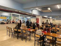 Tuyển chị  phụ bán căn tin ( bao ăn ở ) quận 7, lương 10 triệu