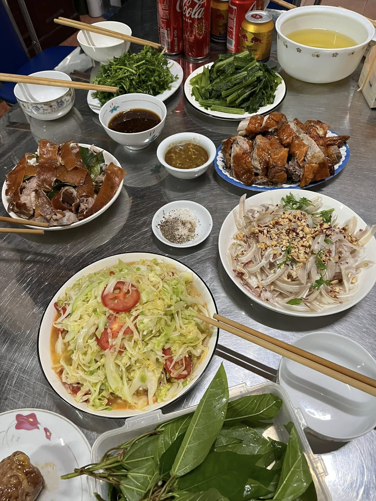 CẦN TÌM NGƯỜI PHỤ QUÁN