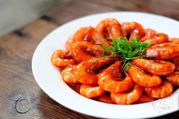 Lương 10 triệu Tìm gấp một cô về làm nội trợ trong gia đình có 4 người