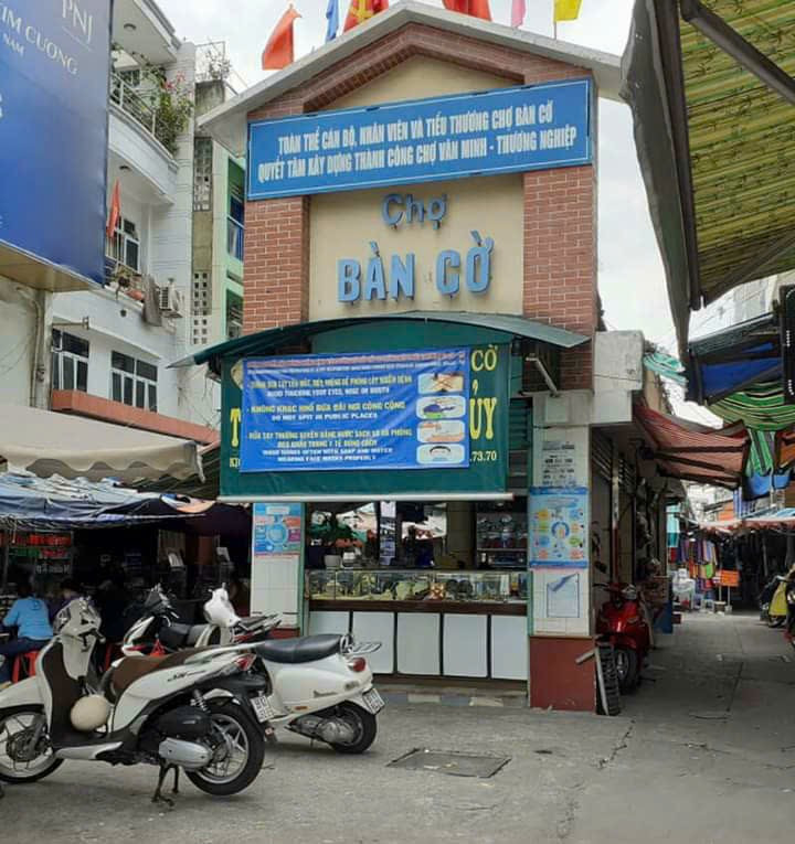 Quán em ở gần chợ bàn cờ,quận 3,tìm Nữ phụ quán cơm.Lương: 10 triệu Thưởng lễ tết đầy đủ thưởng thêm