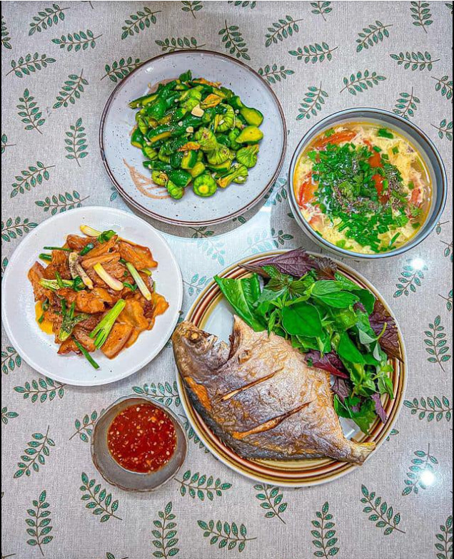 Nhà 1 lầu 1 trệt ờ đường Thành Thái Q.10 lương tháng 10 triệu