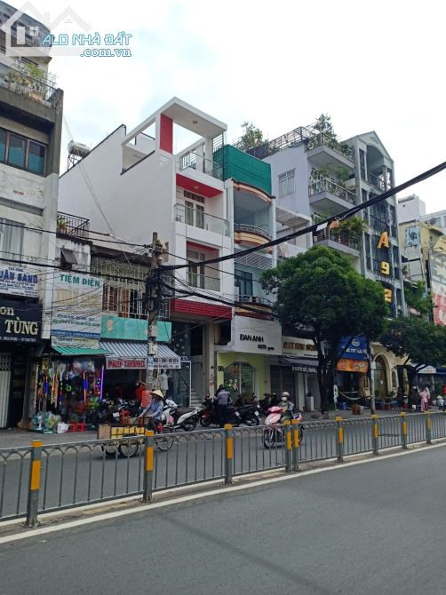 CẦN CÔ VỀ LAU DỌN NHÀ CỬA CHO GIA ĐÌNH TOÀN NGƯỜI LỚN Ở QUẬN 5 !!