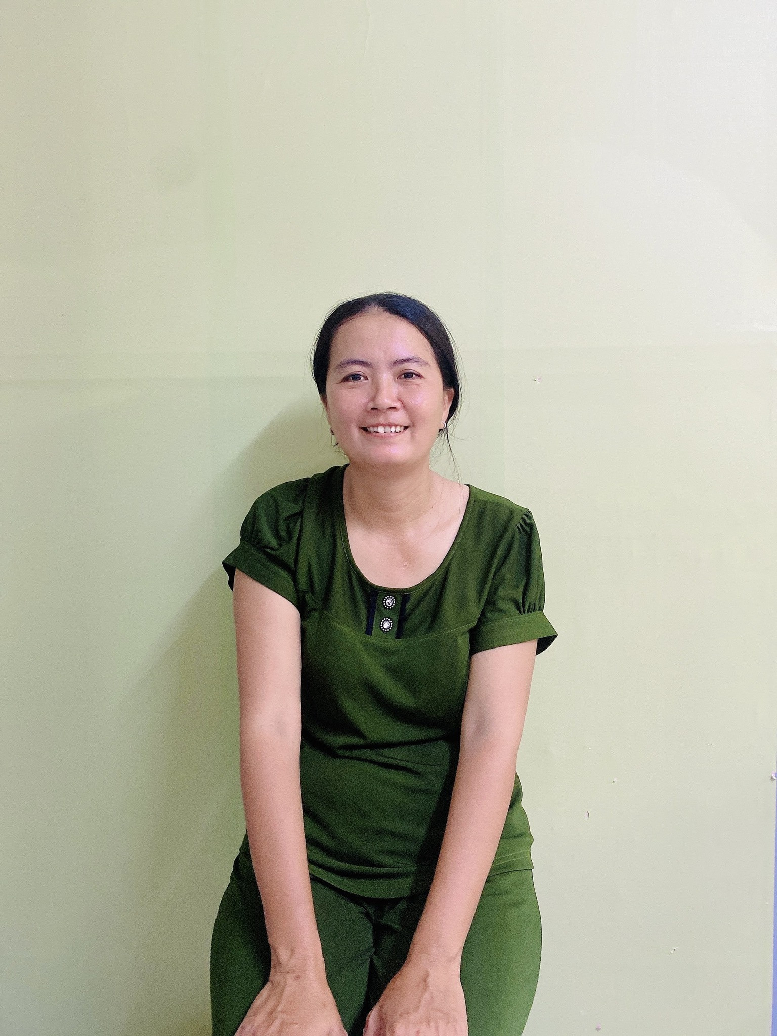 Hồ Thị Cẩm Hương - 1985 - Bến Tre - có 13 năm giúp việc duy nhất 1 nhà