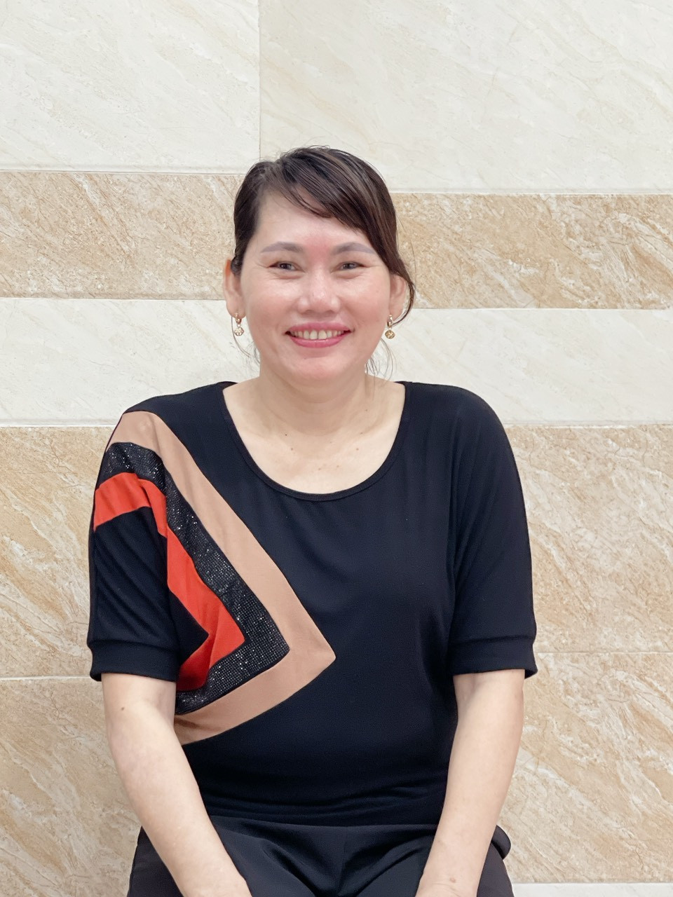 C Sương Quê Đắk Lắk - CHăm bé + giúp việc nhà + chăm ôg bà . Cần cù siênng năng chịu khó .