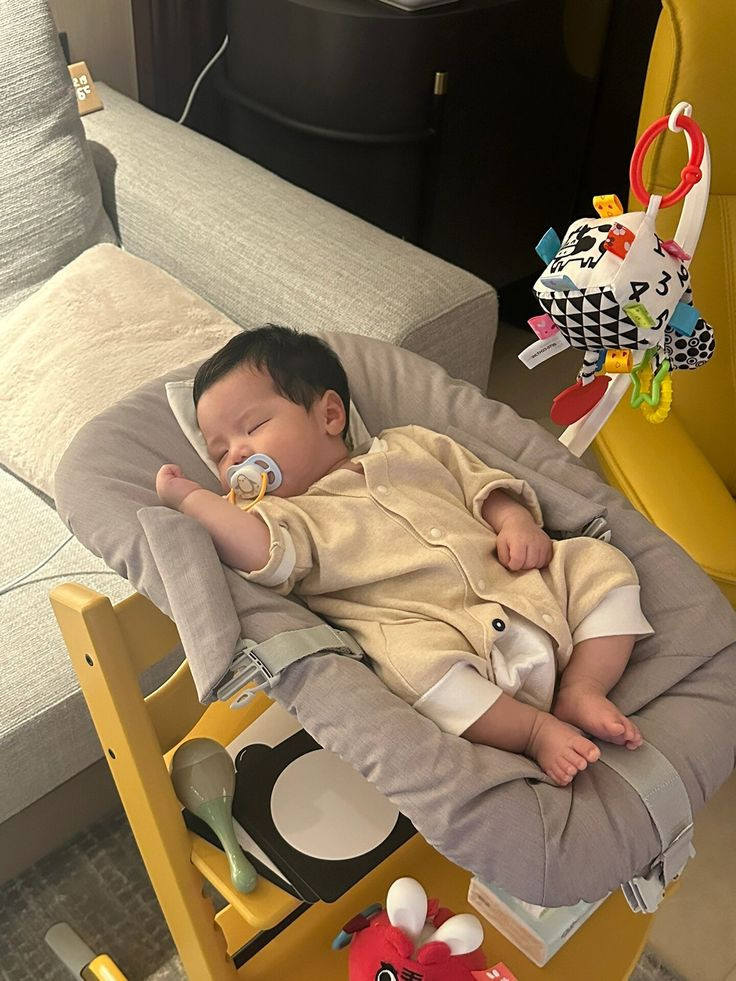 Tuyển chị chăm sóc bé 7 tháng tuổi cho vợ chồng ở Cộng Hoà - Tân Bình