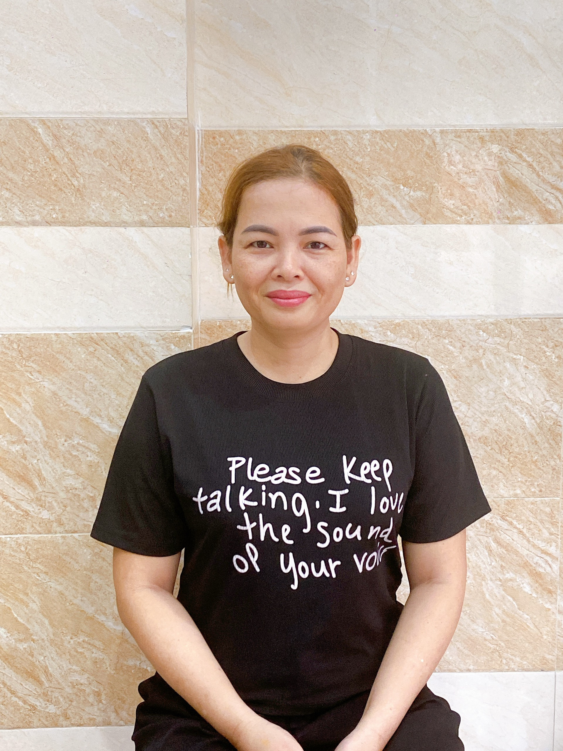 Chị Hiệp 42 tuổi Hộ khẩu thành phố . Chị nhận việc đi làm ngay