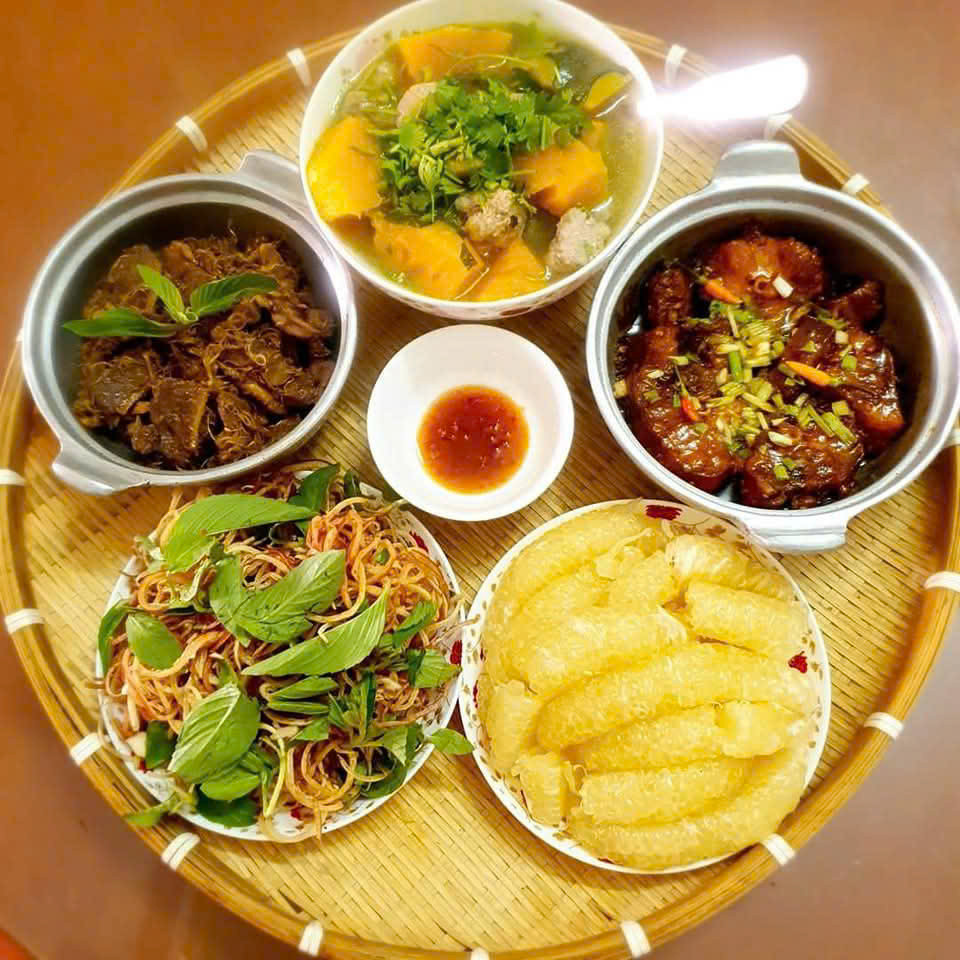 Quận 2 HCM Cần Tuyển Gấp 1 Chị Giúp Việc Nhà Lương 12 Triệu/ Tháng