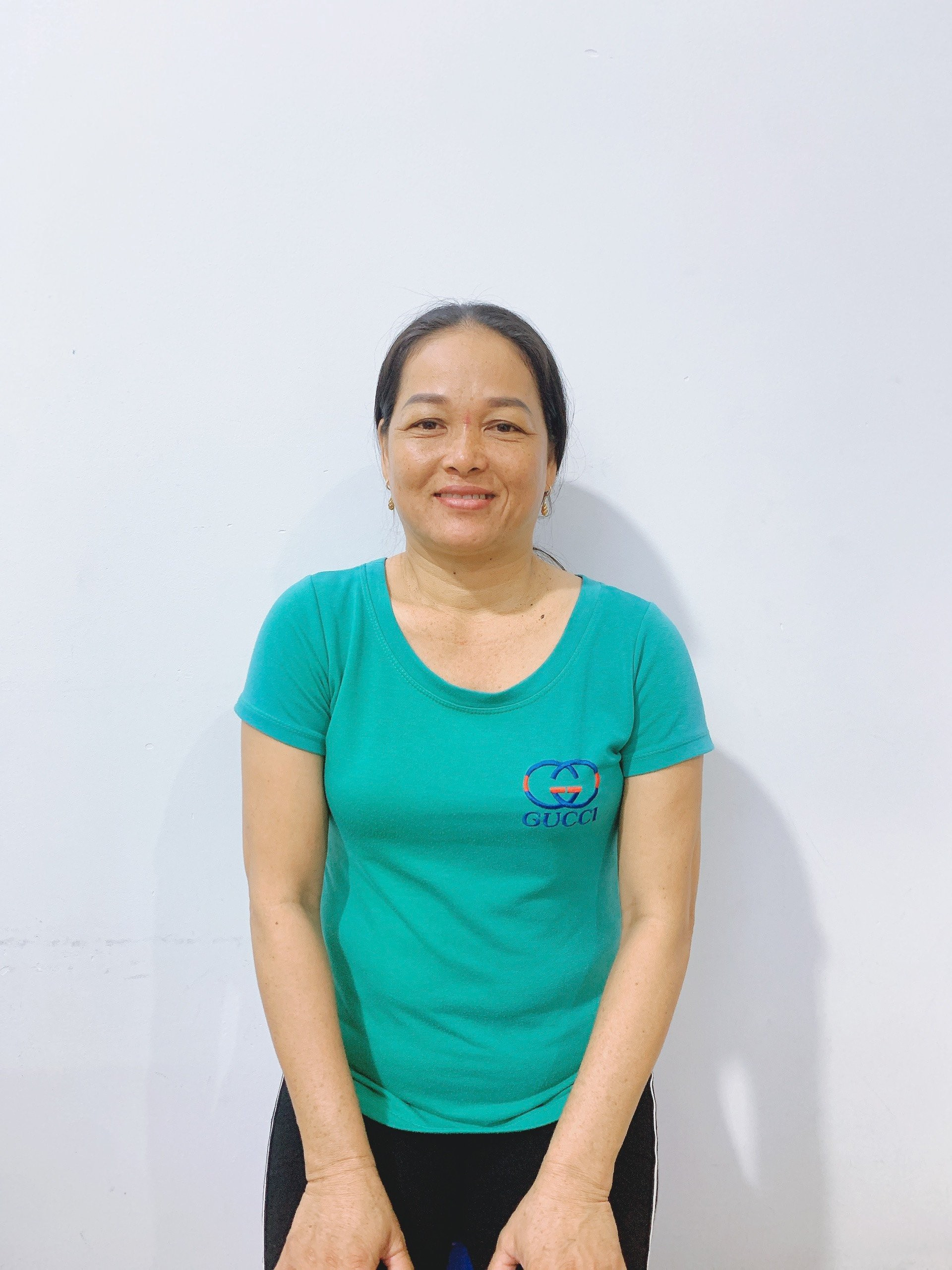 Chị chuyên giúp việc nhà nấu ăn và chăm bà