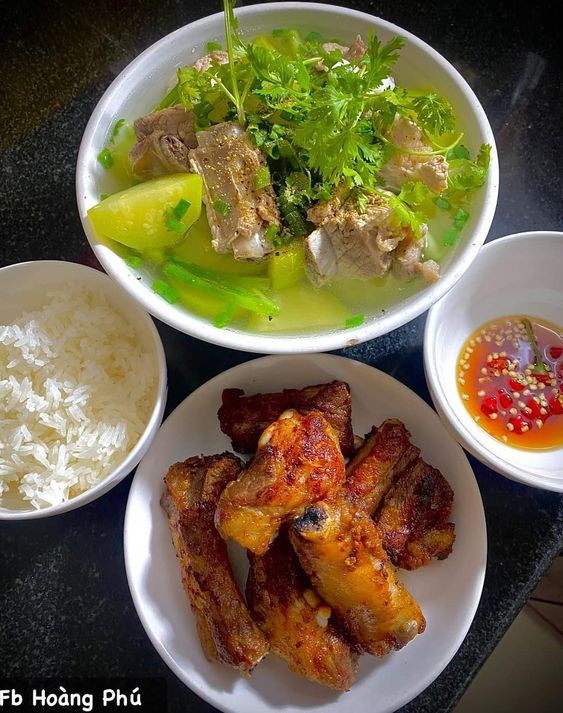 Nhà 3 người ở Quận Tân Bình, thuê chị giúp việc bao ăn ở, lương 9 triệu.