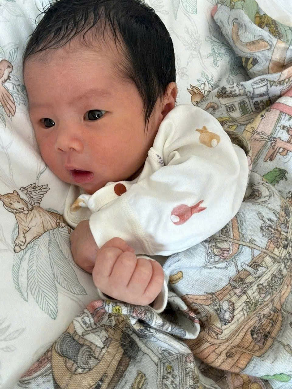 CẦN TUYỂN 1 CHỊ VỀ PHỤ TRÔNG COI BÉ VỚI EM TẠI QUẬN 8 NHA 