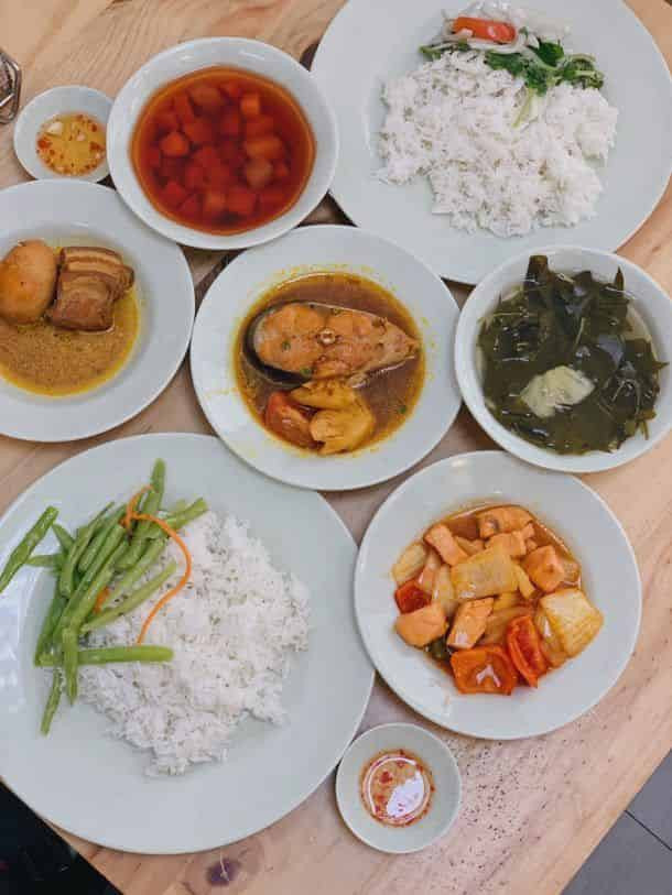 Vợ Chồng Rất Cần Chị Nấu Ăn Ngon Làm Nội Trợ Giúp Việc Nhà