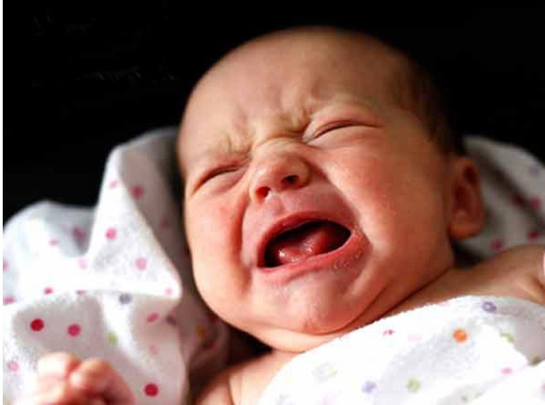 EM ĐANG CẦN GẤP CHỊ CHUYÊN CHĂM BÉ 6 THÁNG TUỔI (Ở LẠI)