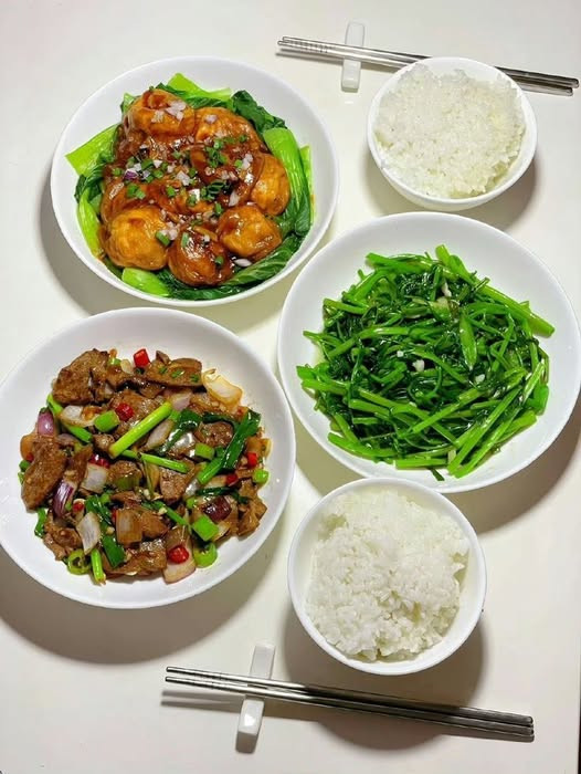 Tìm cô tạp vụ dọn dẹp nhà đang cho thuê ạ. Lương cao!!