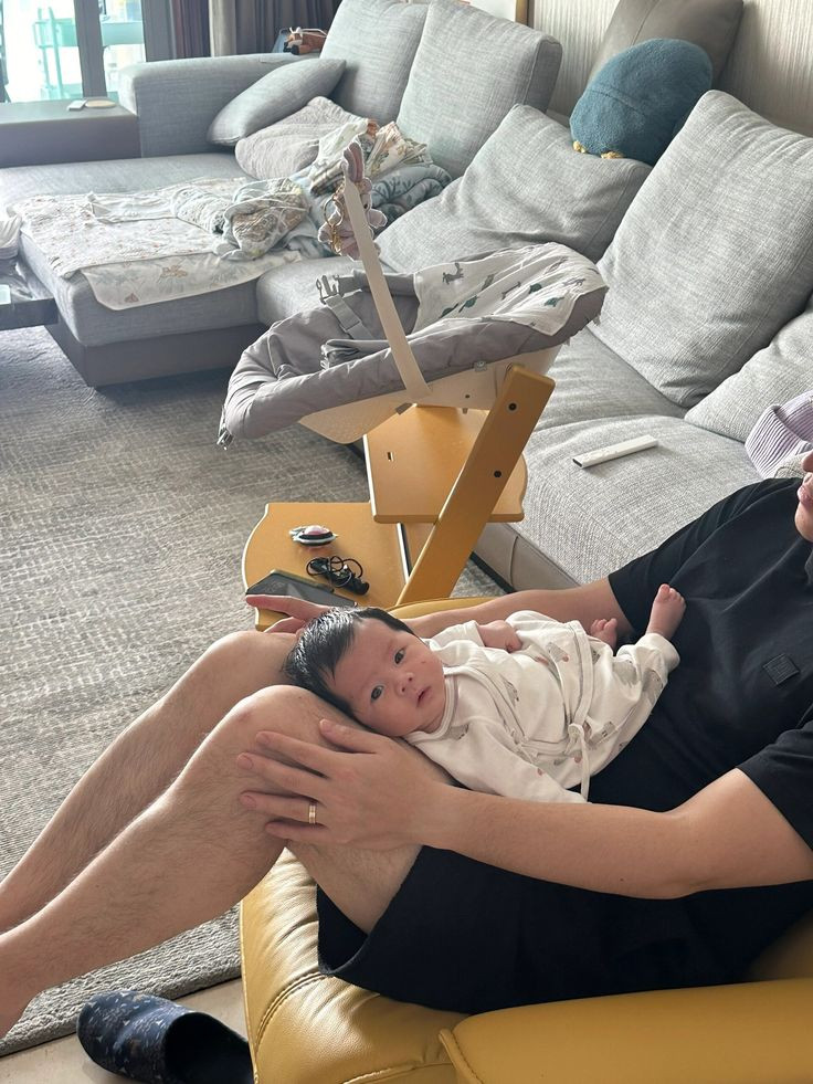 THA THIẾT CẦN CHỊ CÓ KINH NGHIỆM CHĂM BÉ 4 THÁNG TUỔI