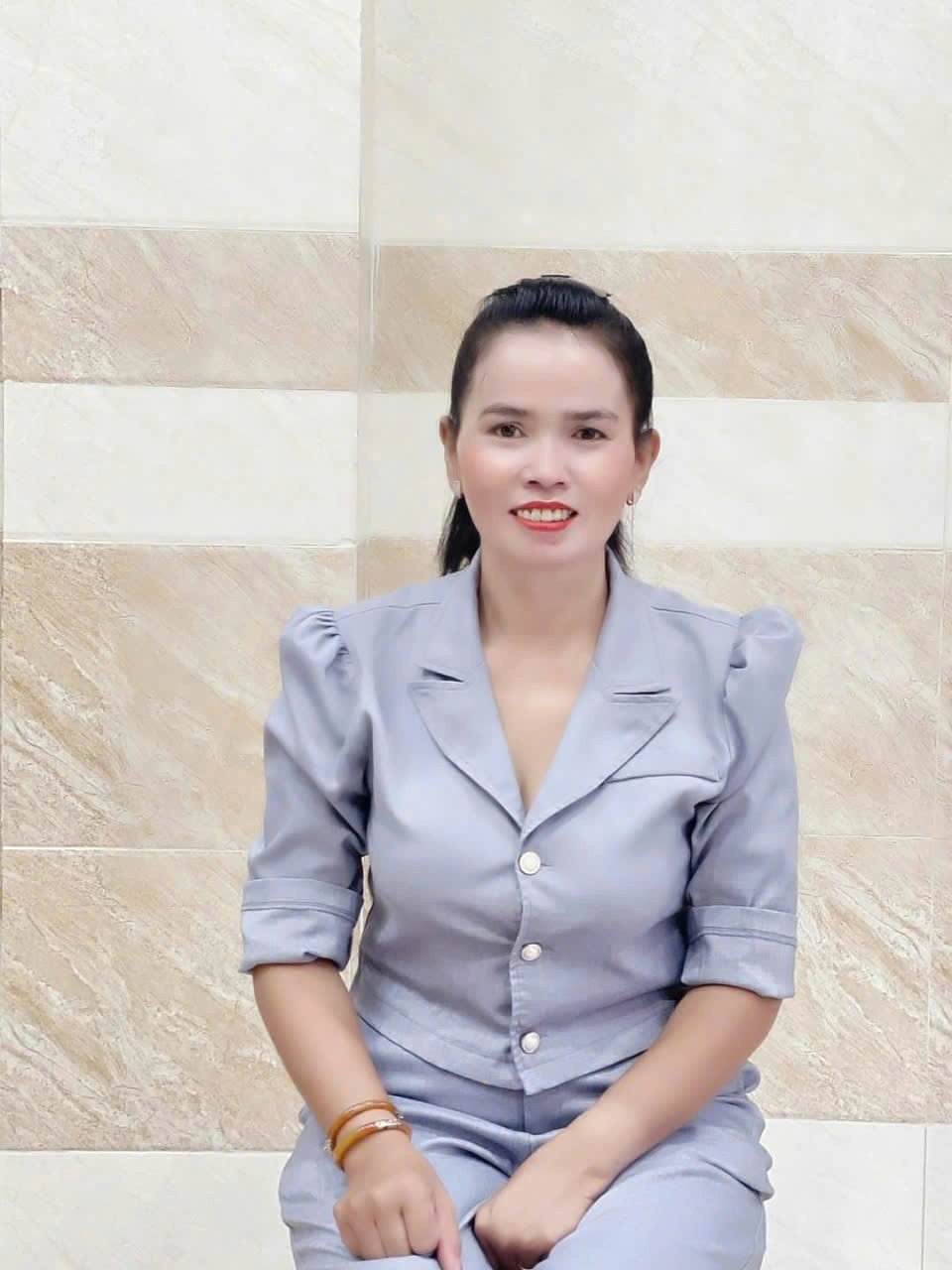 Chị Huyền Trâm, Sinh Năm 1983, Quê Ninh Thuận. Cần Tìm Việc Làm.