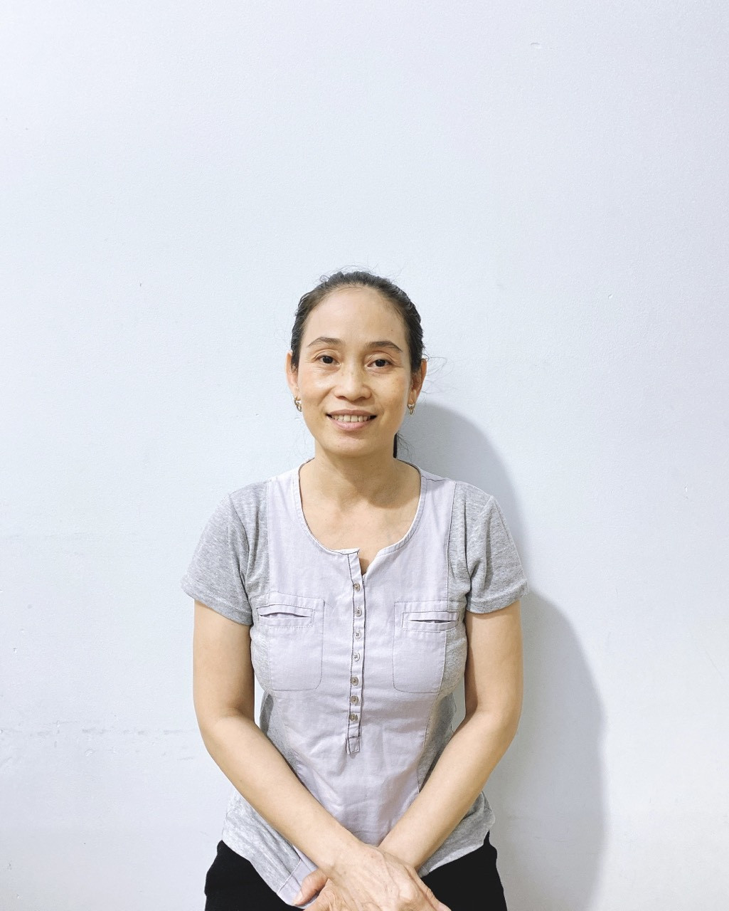 Chị Trần Thị Hoa, sinh năm 1982, quê Trà Vinh nhận chăm bé sơ sinh