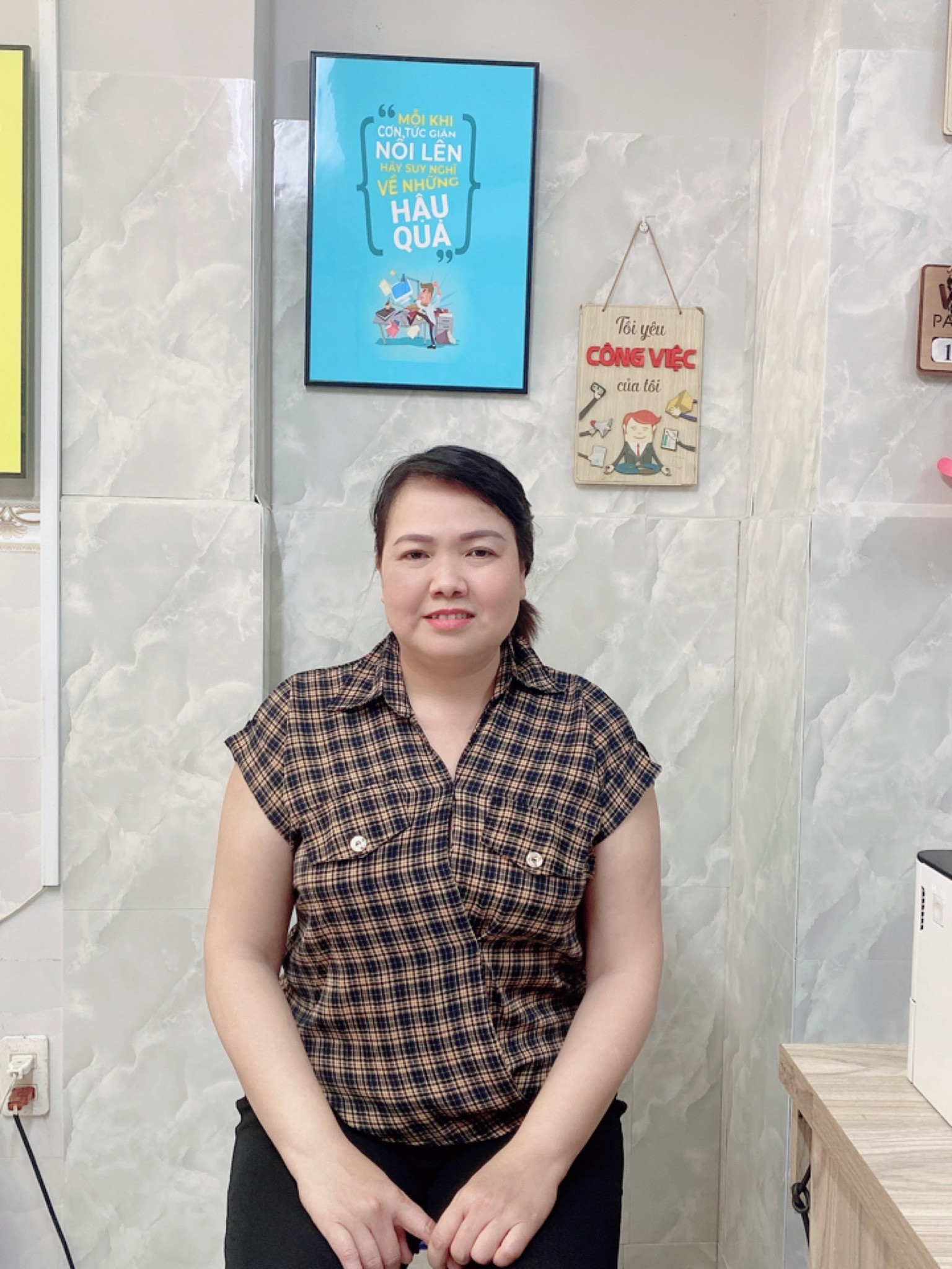 Em đang tìm việc cho c Thắm ạ