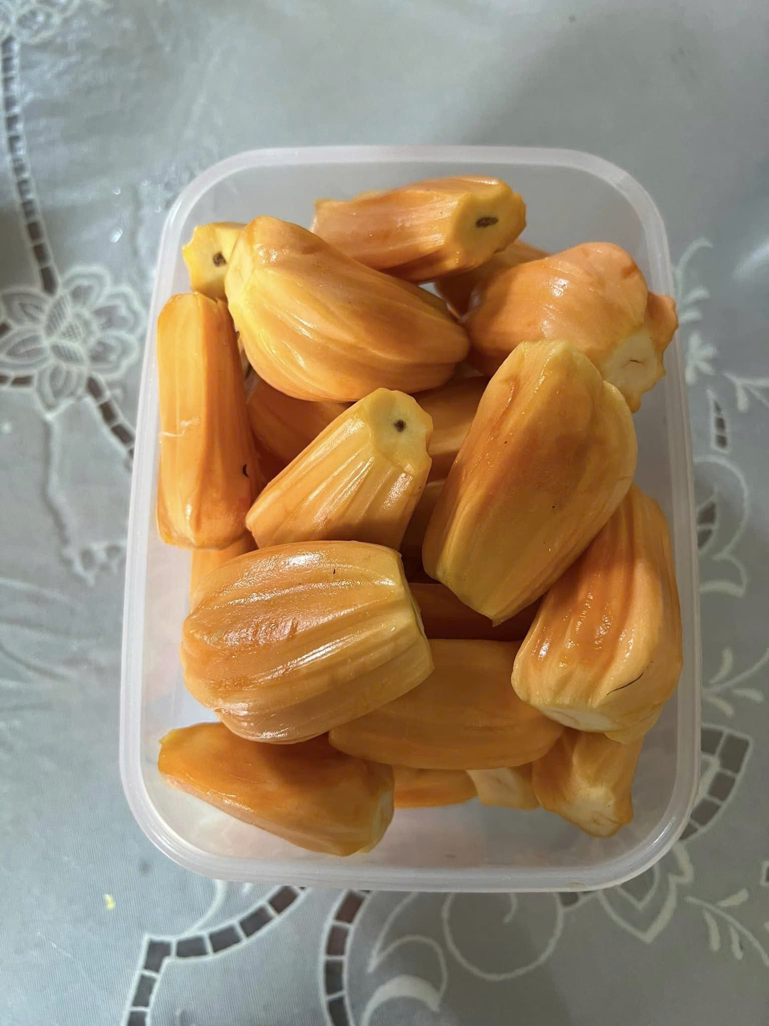 CẦN GẤP NGƯỜI CHĂM BÉ DỄ ĂN, DỄ NGỦ, QUẬN 8, BAO ĂN Ở LẠI