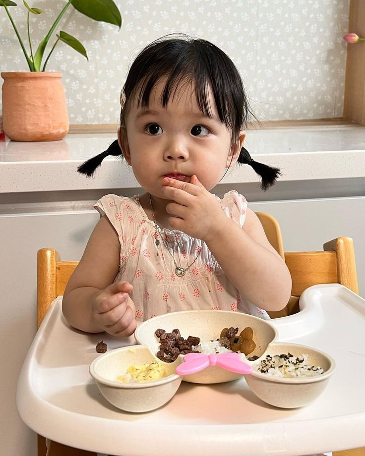 Bé nhà em được 12 tháng cần tìm gấp 1 chị chuyên chăm bé bao ăn ở lại