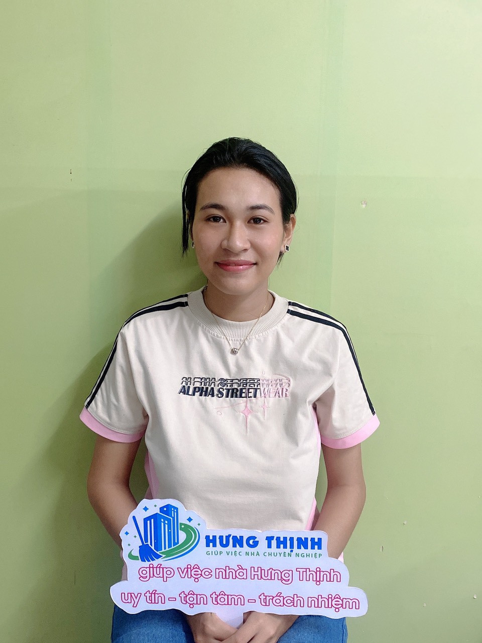 Tìm Việc Làm Cho Em - Qua Minh Nhị - 25 Tuổi - Người Miền Trung