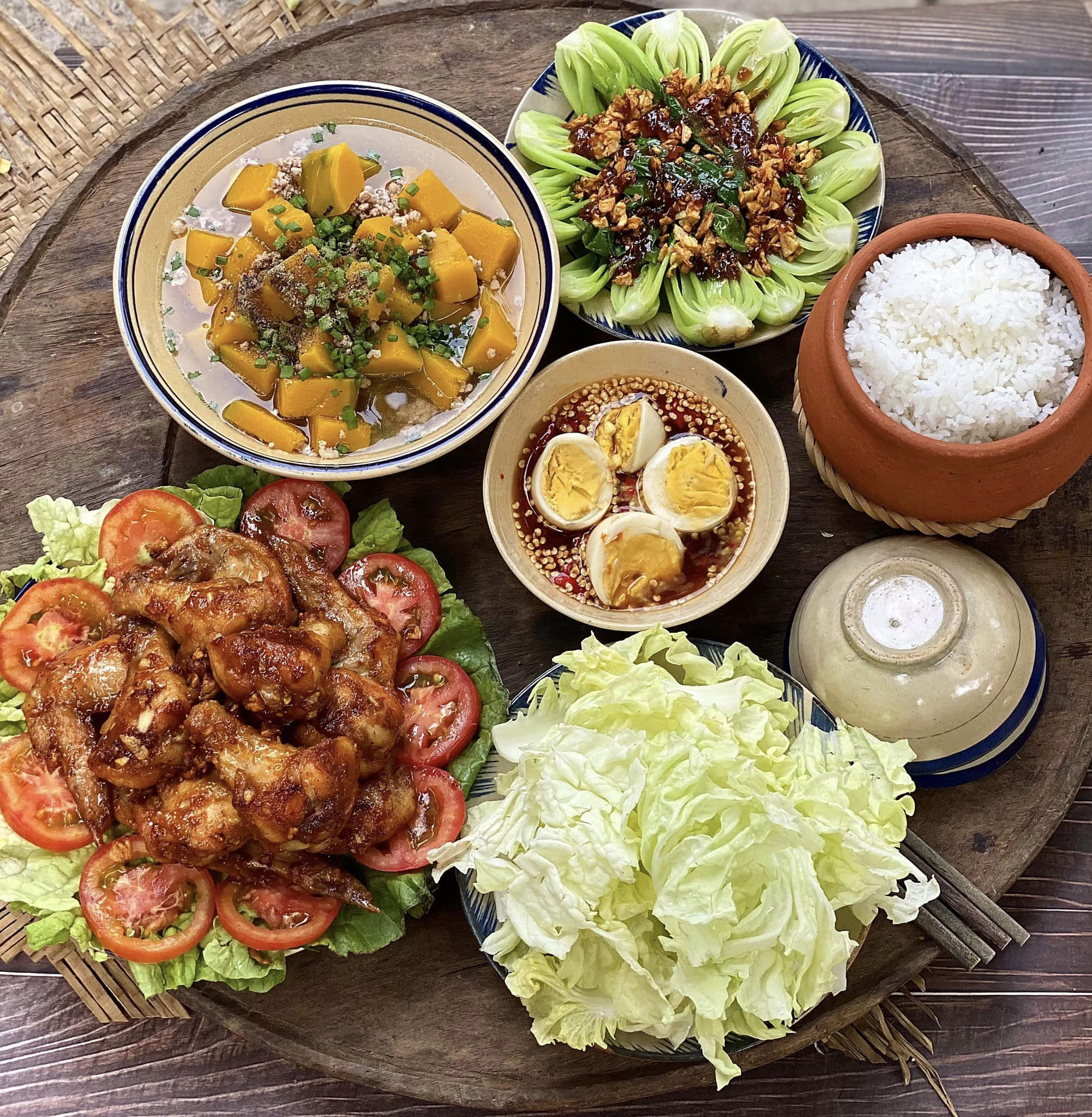 Tuyển CHỊ GIÚP VIỆC, Nhà ở quận 1 .( bao ăn ở lại ), lương 11 triệu