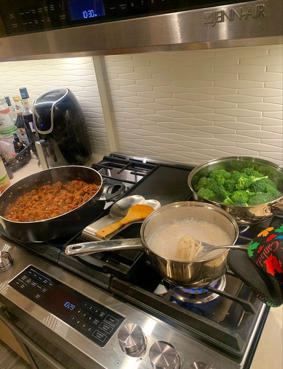 Tìm Chị Giúp Việc Bao Ăn Ở Tại Quận 4, Lương 10 Triệu Khởi Điểm, Chính Thức 12.