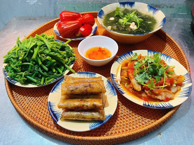 GIA ĐÌNH CẦN CHỊ GIÚP VIỆC BAO ĂN Ở TẠI QUẬN 7