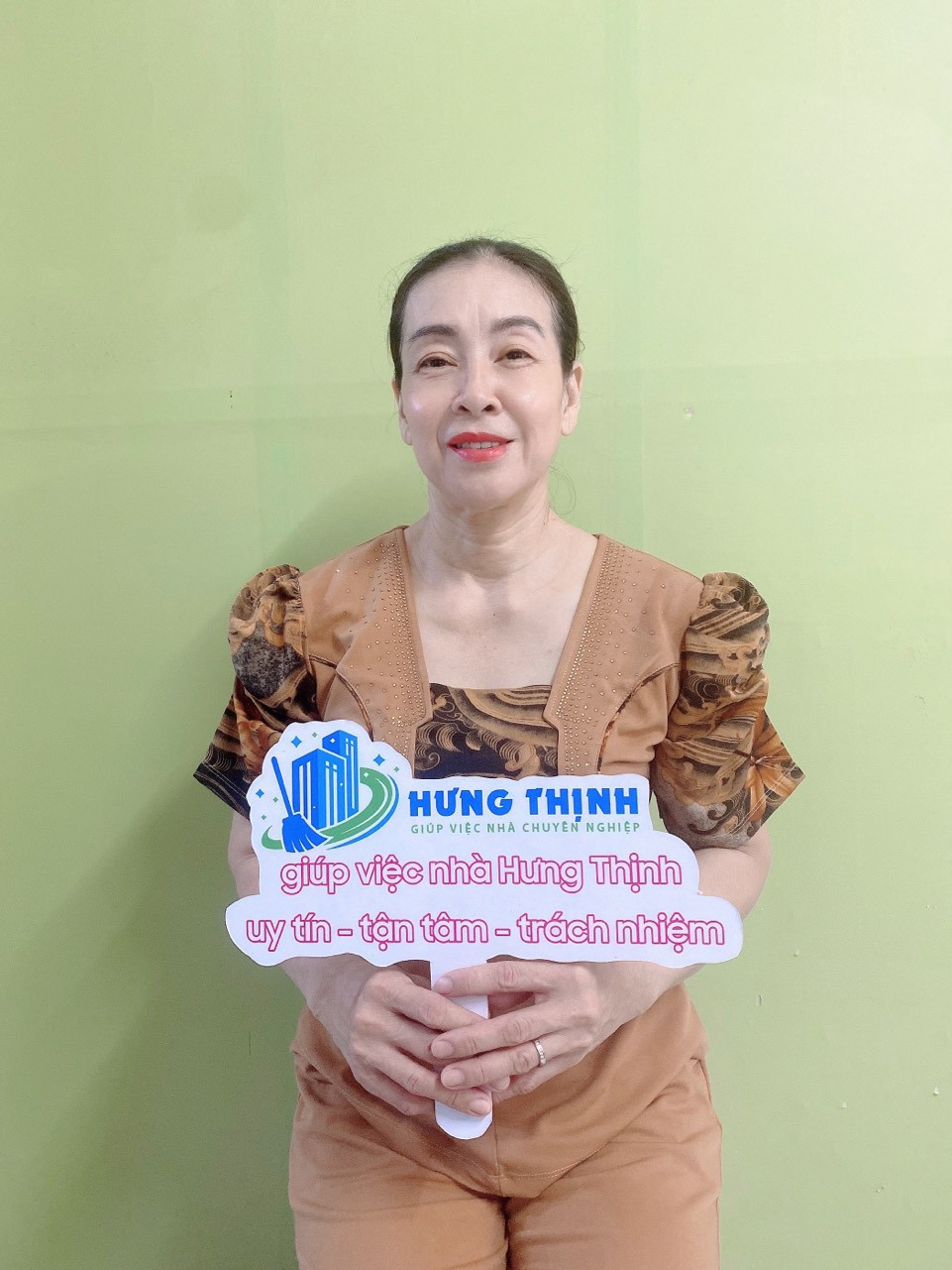 Chị Khanh cần việc đi làm ngay  và lâu dài ạ