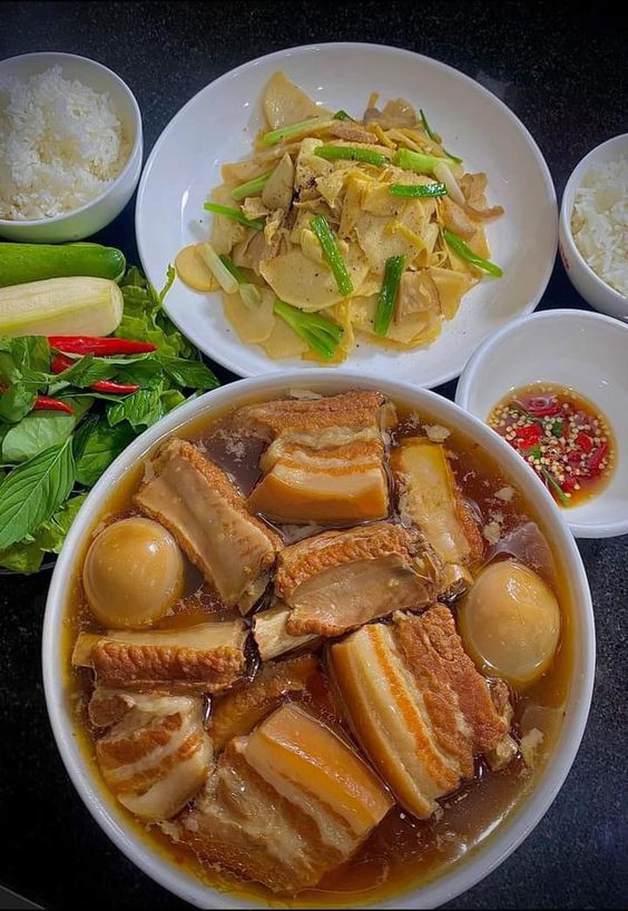 CẦN TÌM 1 CHỊ ĐẸP GIÚP VIỆC NHÀ, BAO ĂN Ở LƯƠNG THÁNG 10 TRIỆU LÀM VIỆC TẠI QUẬN PHÚ NHUẬN